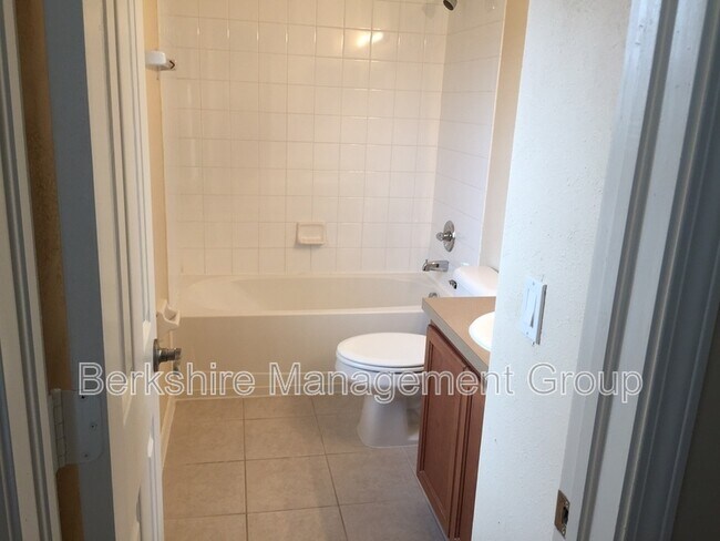 Building Photo - 5041 Chipotle Ln