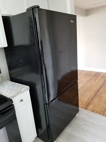 Building Photo - 509 E 27th Ave