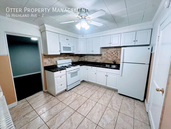 Building Photo - 54 Highland Ave