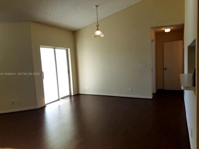 Building Photo - 9701 Westview Dr