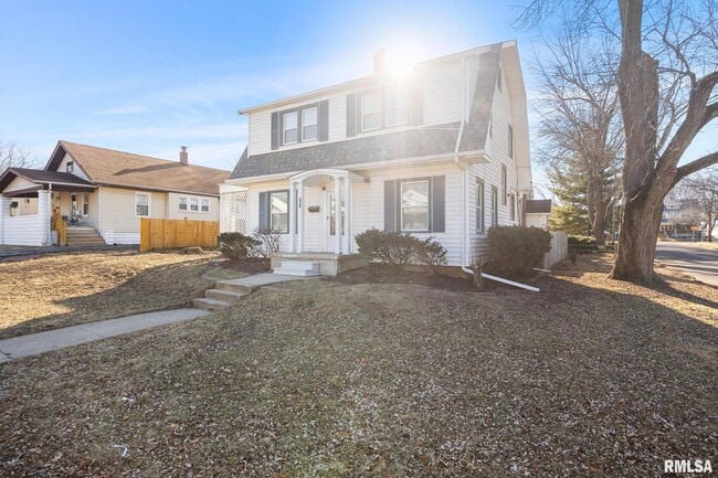 Building Photo - 400 E Virginia Ave