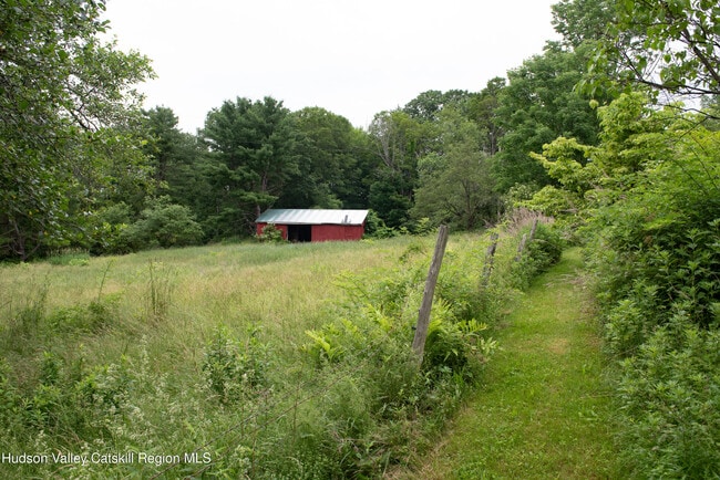 Building Photo - 61 Schoolhouse Rd