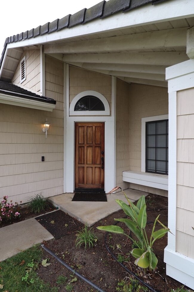 Building Photo - Welcome to this updated single-story 3-bedroom, 2-bath home located in the desirable Fairfield Mi...