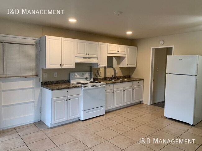 Building Photo - 8770 Lamar St