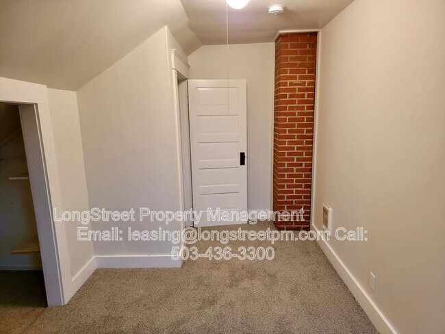 Building Photo - 29626 OR-34