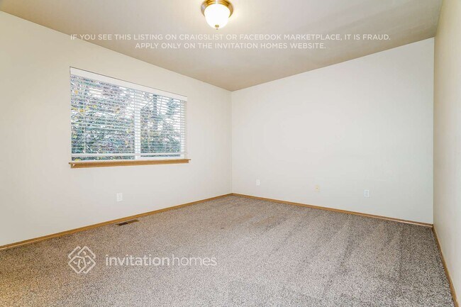 Building Photo - 306 Deeded St