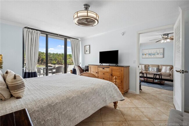 Building Photo - 10680 S Ocean Dr