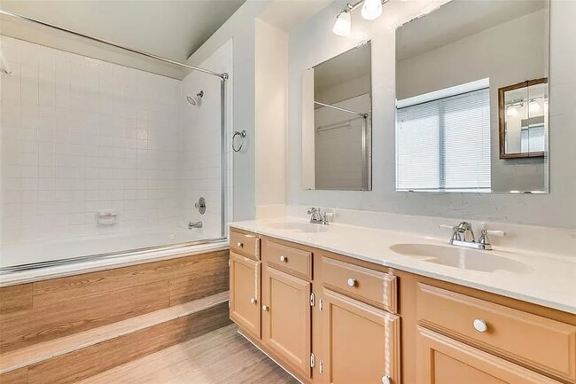 Master Bathroom - 2700 Cornell Dr