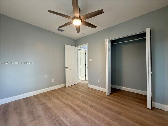 Building Photo - 16521 NW 18th Ct