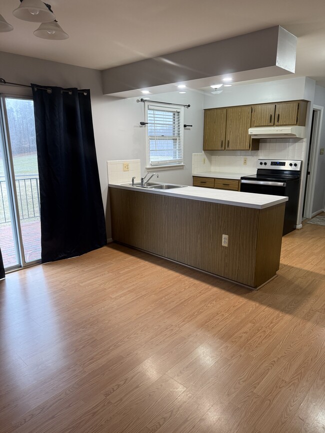 Building Photo - 1755 Holland Cliffs Rd