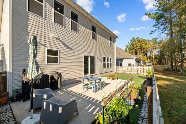 Building Photo - 109 Station Yard Rd