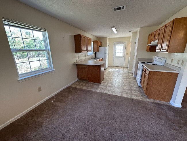 Building Photo - 801 Jessica Ln