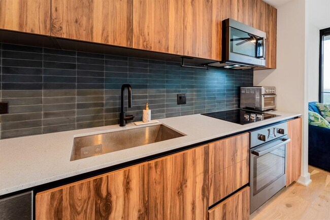 Building Photo - 84 Northeast Dr