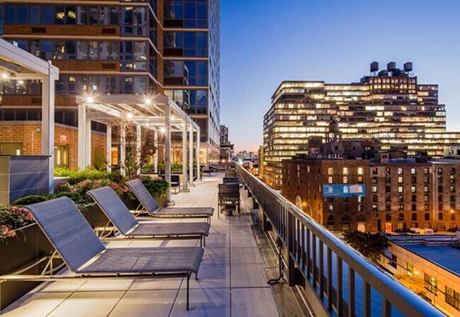 Building Photo - 282 11th Ave