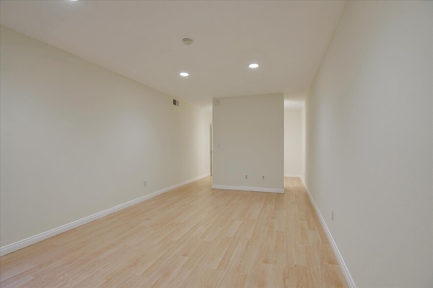 Building Photo - 1940 N Highland Ave