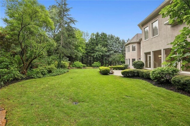 Building Photo - 2503 Regency Lake Dr