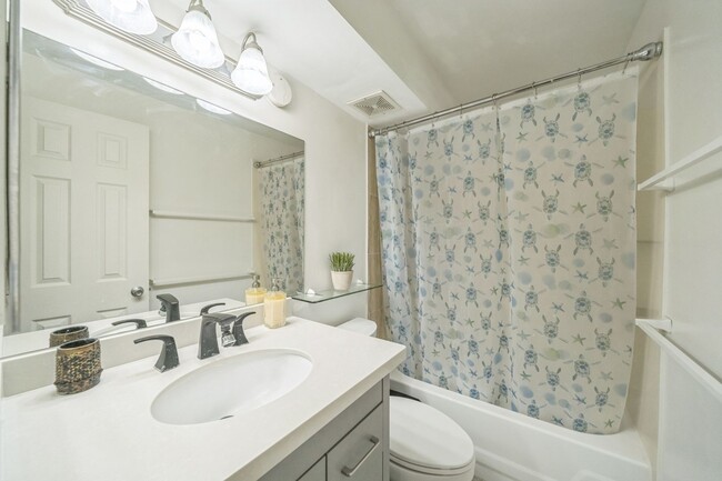 Building Photo - Charming central 3BR Condo in Honolulu
