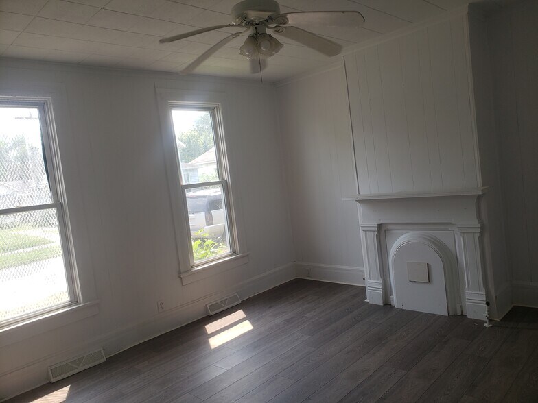 Building Photo - 28 Western Ave