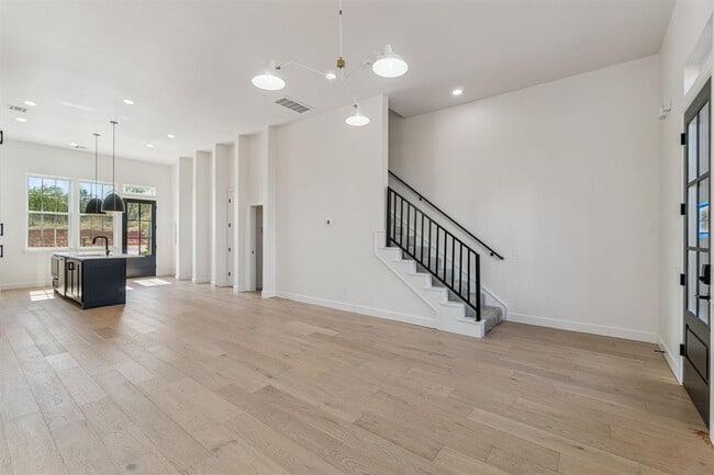 Building Photo - 18814 Selah Wy