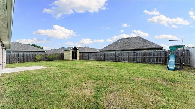 Building Photo - 200 Post Oak Ave