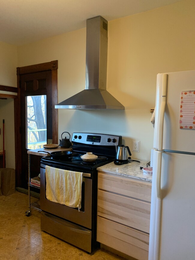 Building Photo - 36 Highland Ave