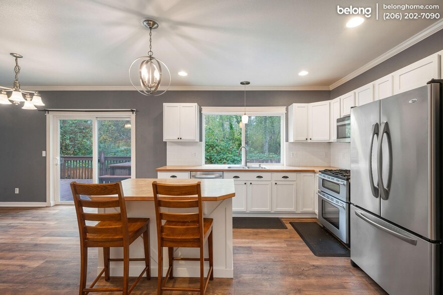 Building Photo - 15010 68th Ave E