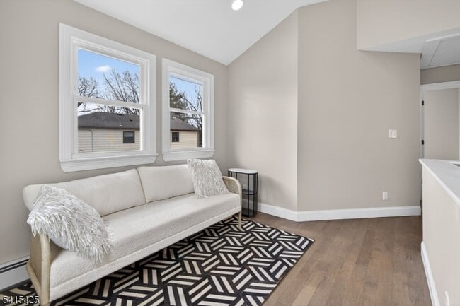 Building Photo - 21 Lombardy Pl