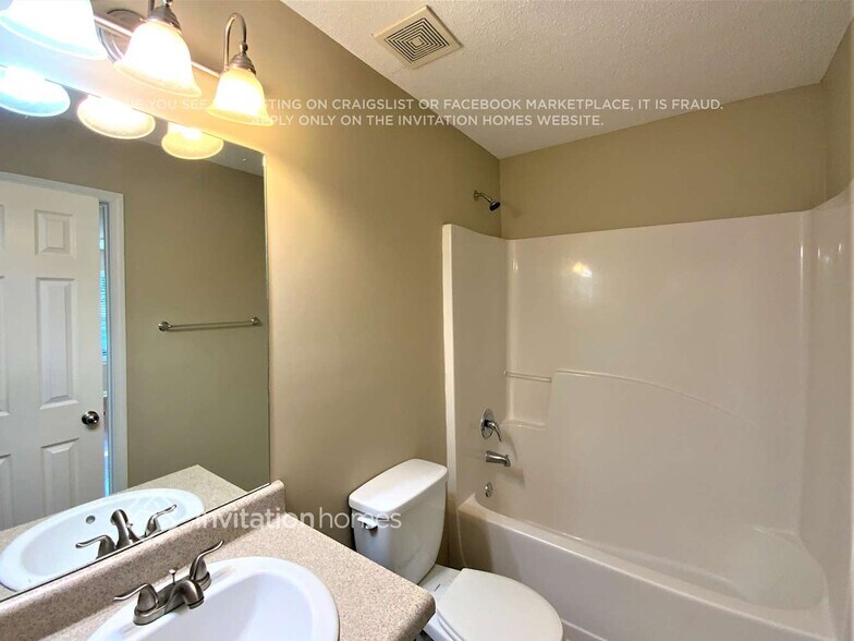 Building Photo - 261 Othello Dr