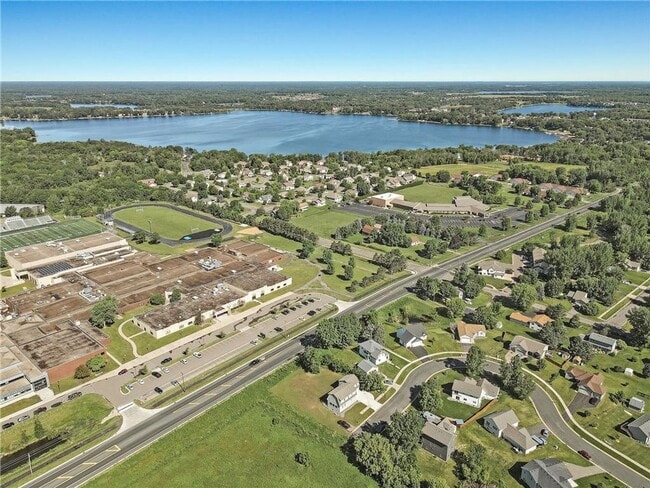 Building Photo - Rare 3 bed 4 bath no upgrade left out! 2 full kitchens, great views, dont miss out!