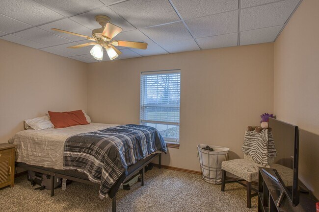 Building Photo - Highly desirable home in Briarbrook