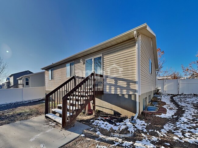 Building Photo - 5739 Impressions Dr