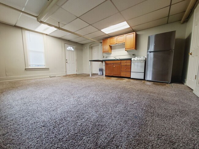 Building Photo - Studio 1 Bath Apartment