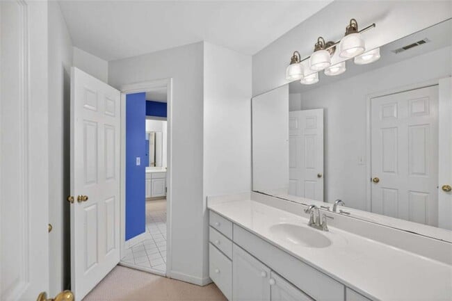 Building Photo - 1712 Kenbrook Ct NW