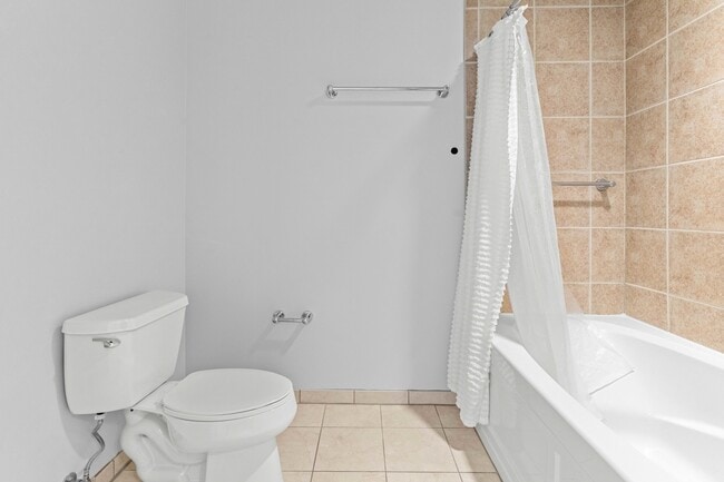 Building Photo - 130 N Garland Ct