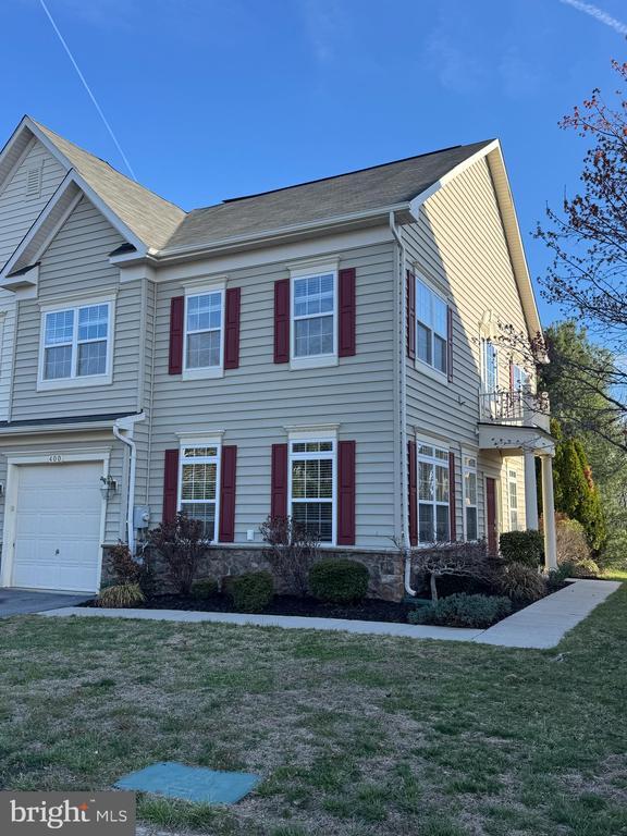 Building Photo - 400 Kintyre Ln