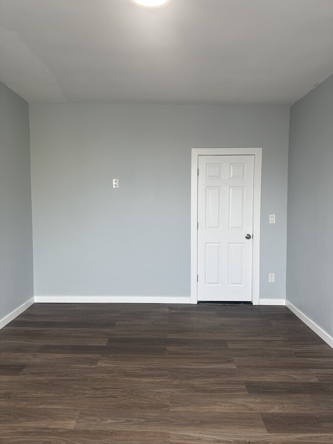 Building Photo - 154 Radford St