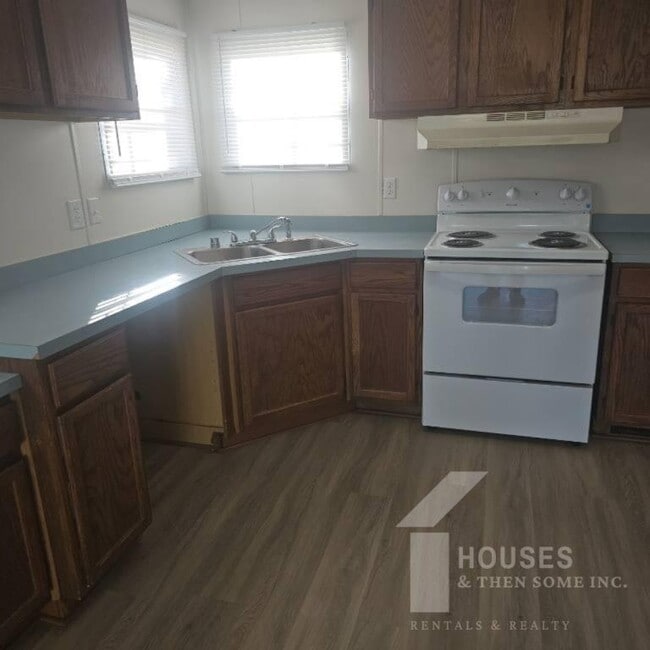 Building Photo - 214 Double Bridge Rd