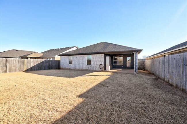 Building Photo - 465 Compass Dr