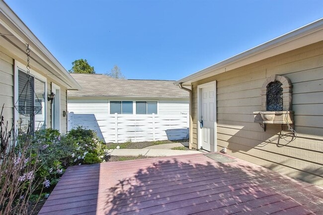 Building Photo - 6219 Spruce Bough Ct