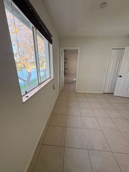 Building Photo - 2819 SE 15th Rd