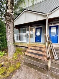 Building Photo - Muliti-level 2 Bedroom 2 Bath Townhouse in St.Johns