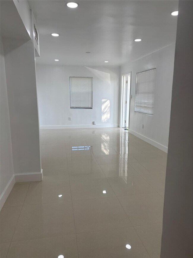 Building Photo - 5635 Grant St