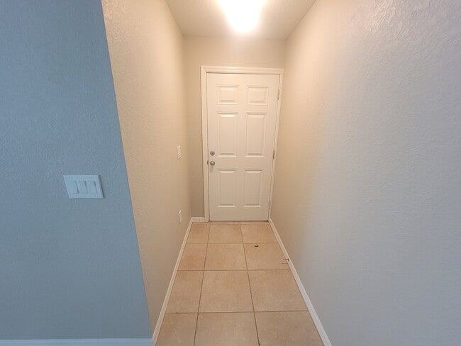 Building Photo - 4907 Summerfield Cir