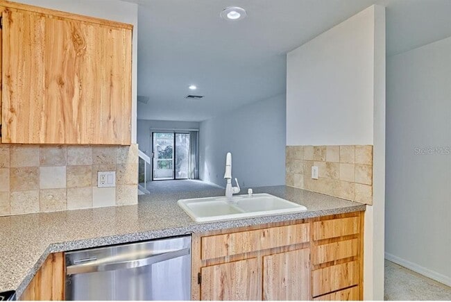 Building Photo - 6137 SW 8th Ln