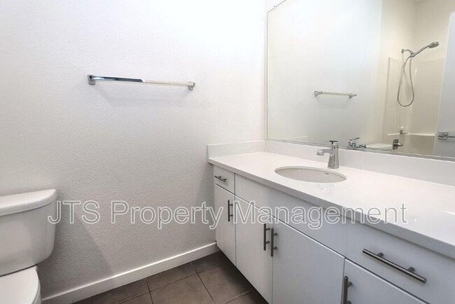 Building Photo - 396 Midstream Ln
