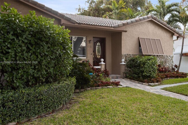 Building Photo - 418 SE 3rd Terrace