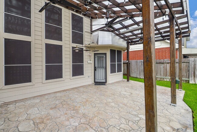 Building Photo - 4606 Twisting Rd