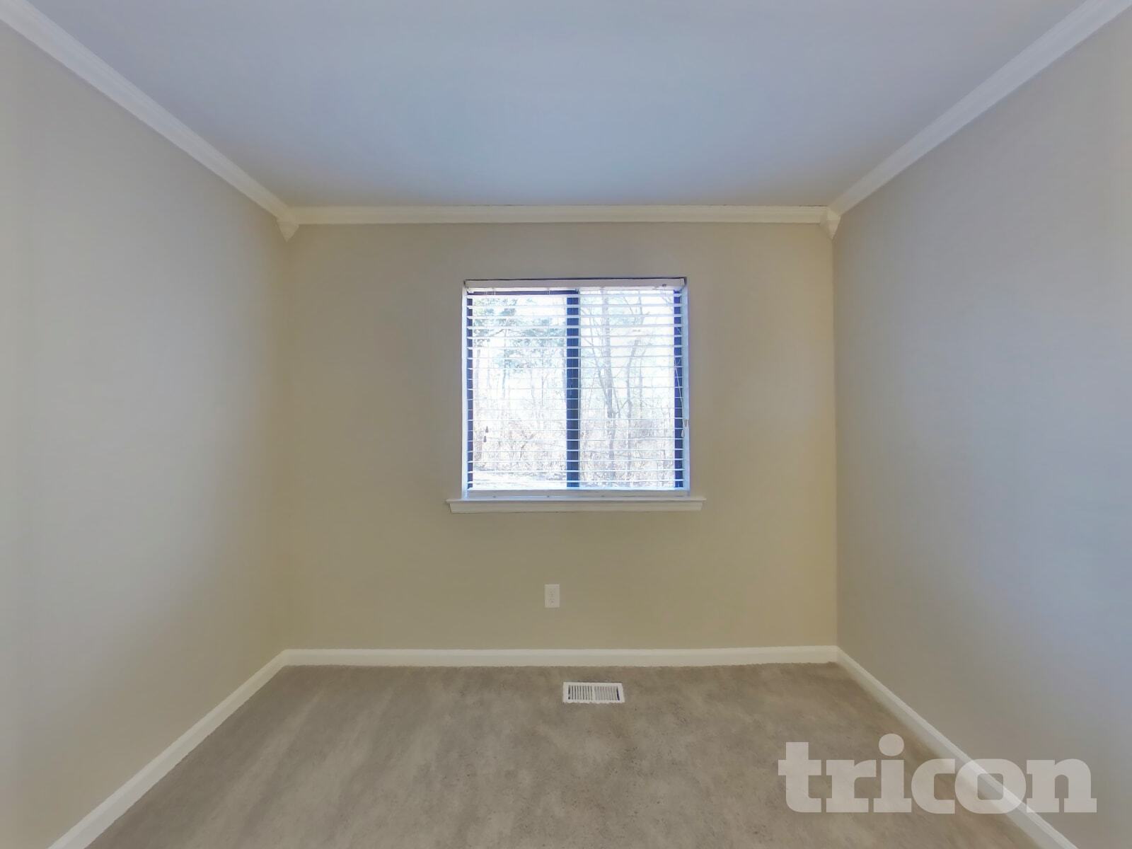 Building Photo - 2405 Ravine Dr