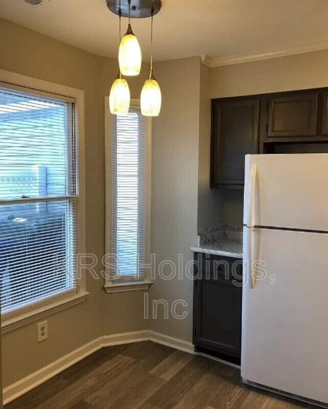 Building Photo - 5059 Avenida Del Sol Dr