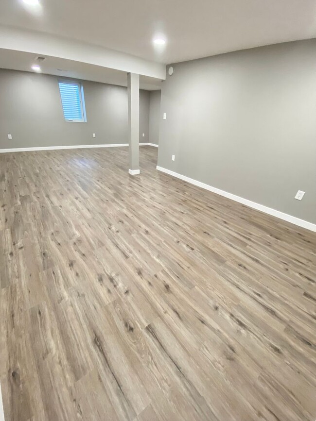 Building Photo - Spacious & Updated Home in Lakewood!-Open ...